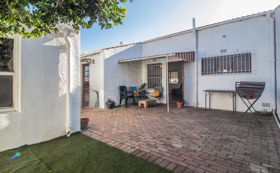To Let 1 Bedroom Property for Rent in Edgemead Western Cape